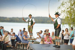 Bayerischer Abend Am Schwanenplatz Scheuerecker